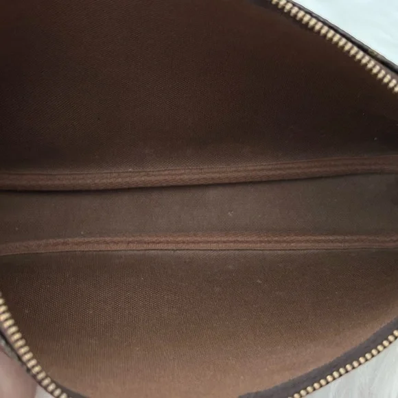 LOUIS VUITTON Monogram Pochette Accessories - Picture 8 of 10